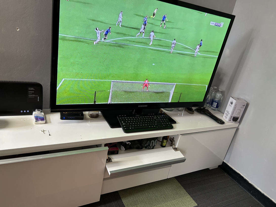 IKEA tv stand - photo 4