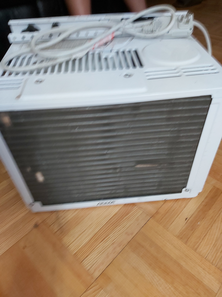 aircon Moving sale! thumbnail