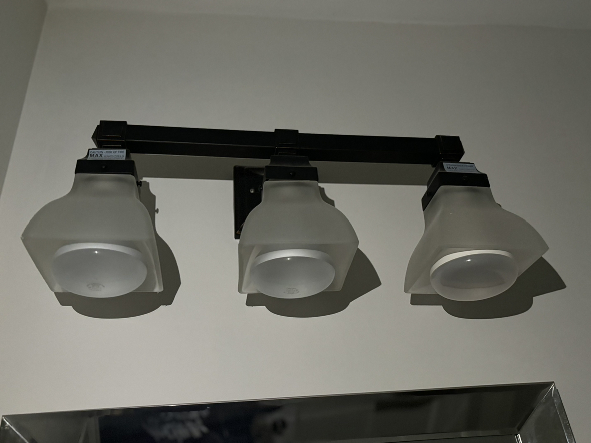Bathroom vanity light - photo 3