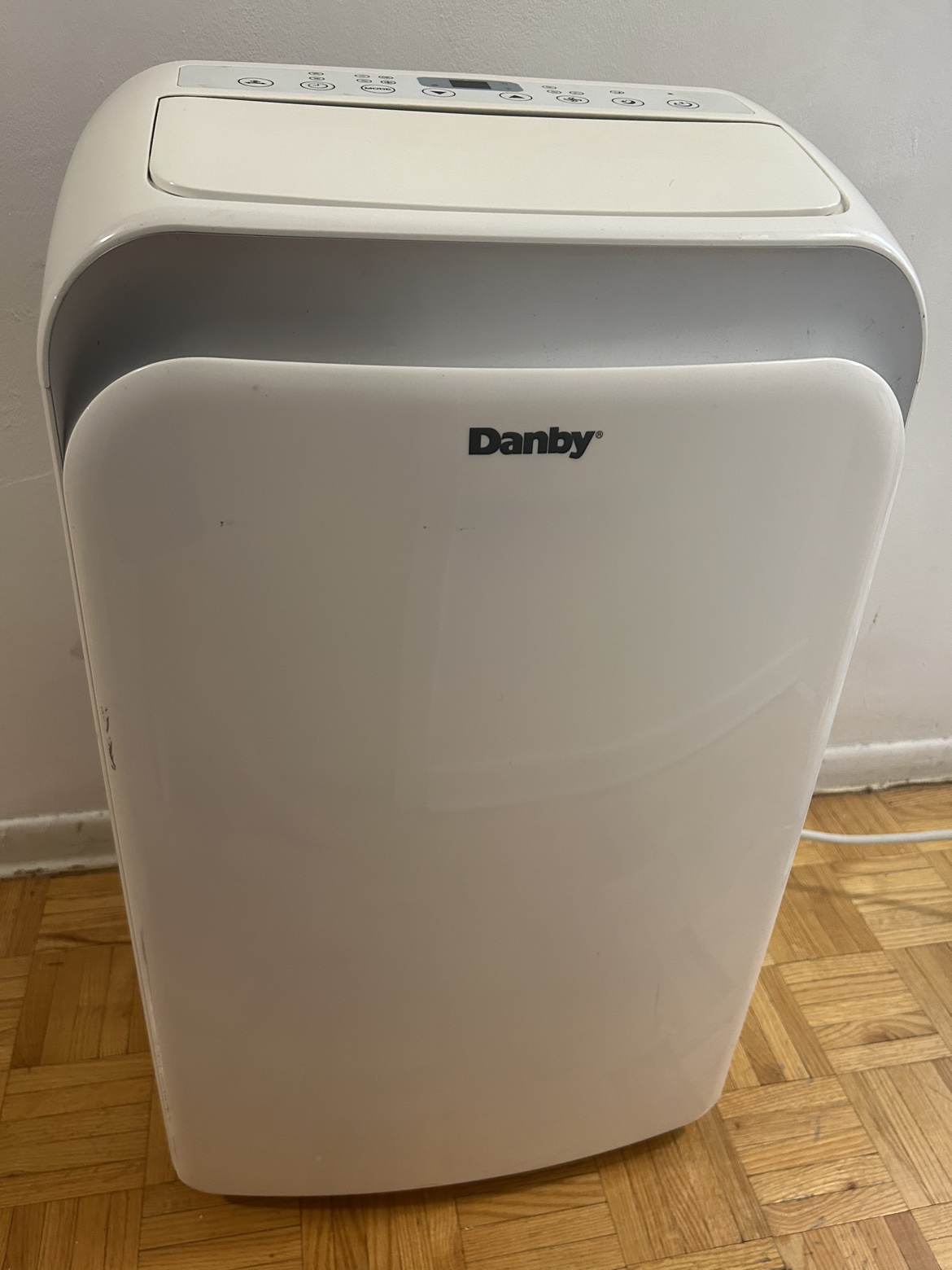 Danby  air conditioner - photo 3