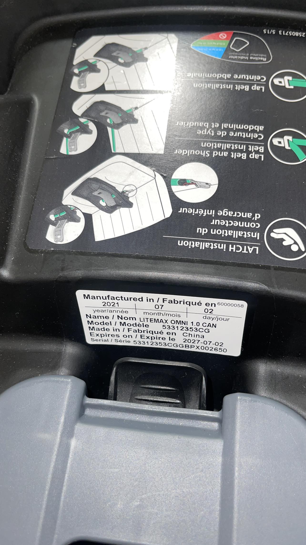Evenflo carseat with base - photo 2