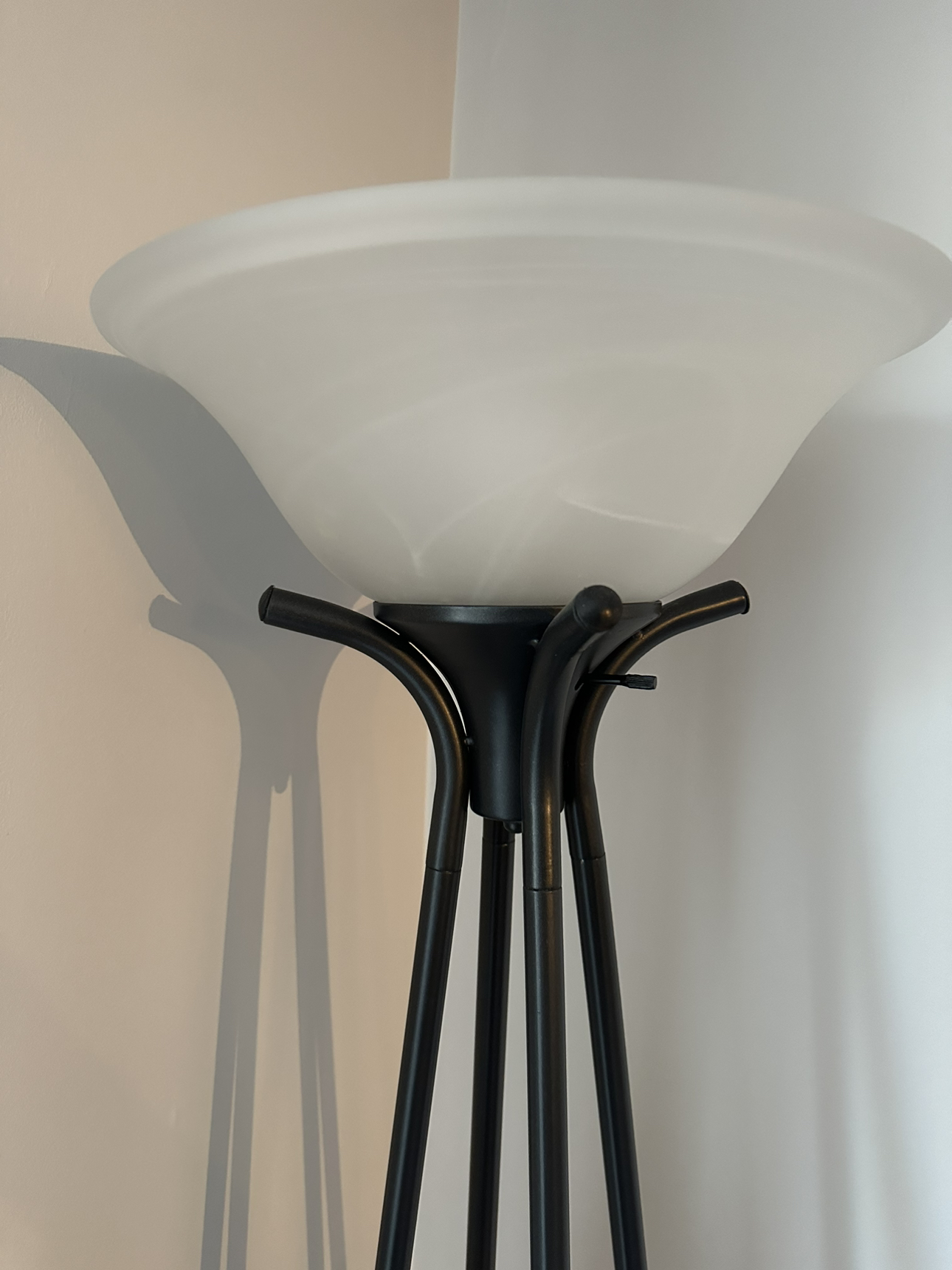 Black floor lamp with shelves image indicator(3)