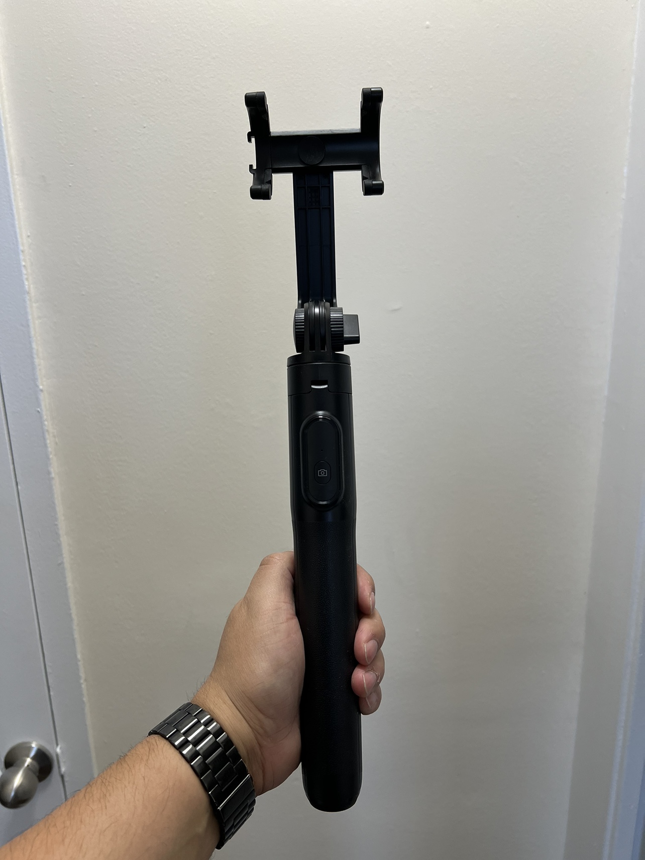 iPhone tri pod 60” stand with remote. - photo 4
