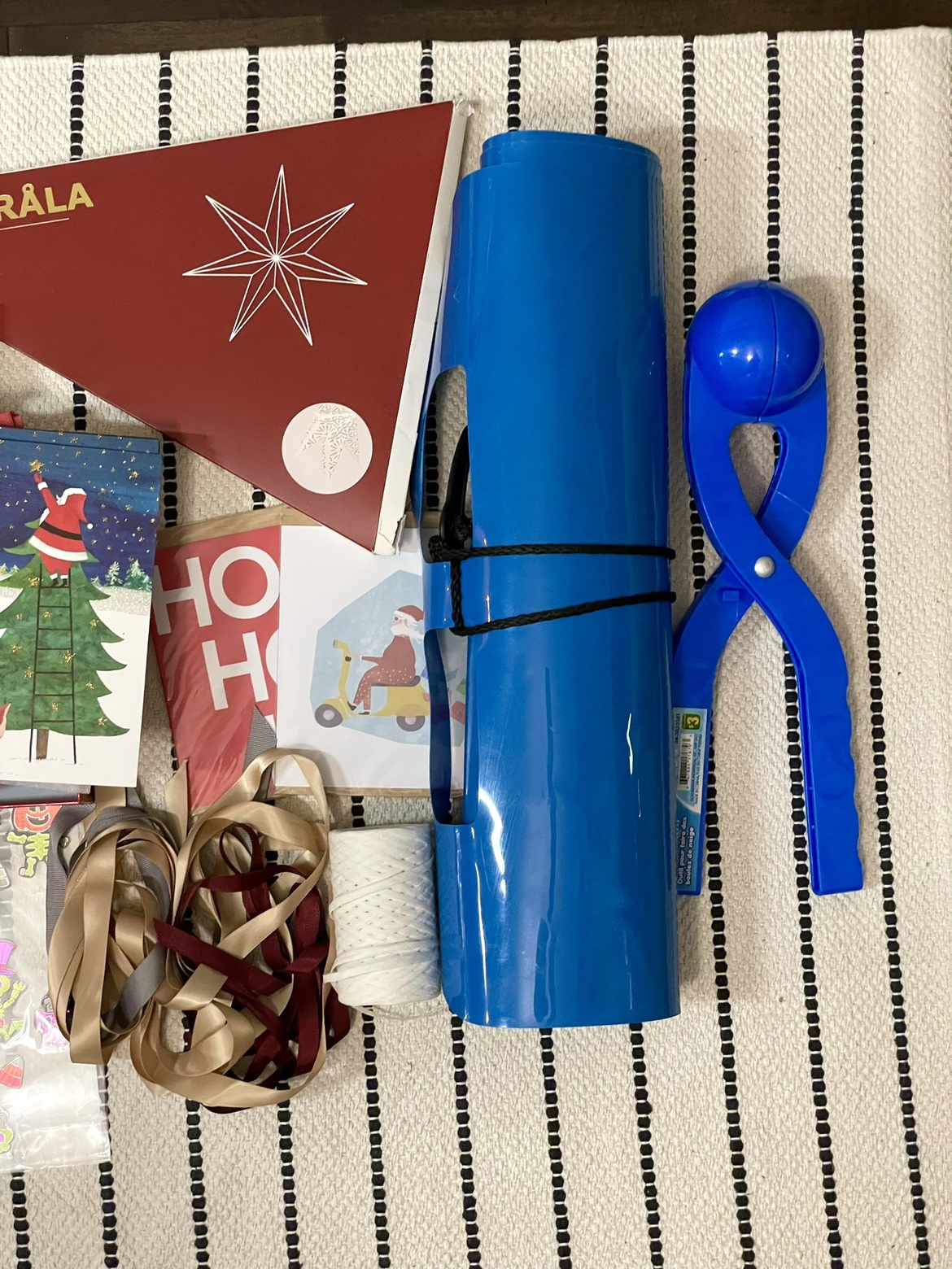 Large bundle of party and seasonal items image indicator(6)