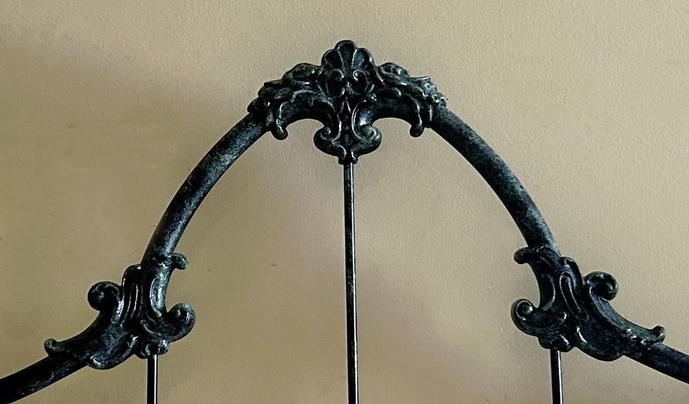 Cast Iron Bed Frame - Queen - photo 3
