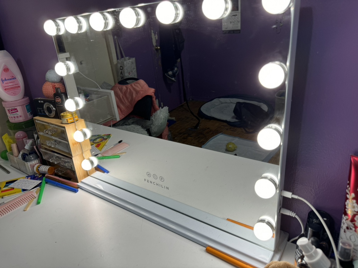 vanity table/ mirror - photo 2