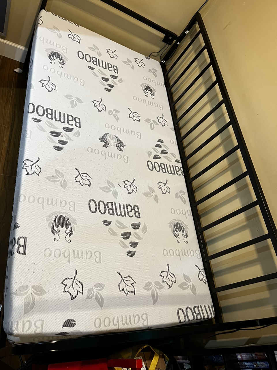 Trundle bed with mattresses! - photo 2