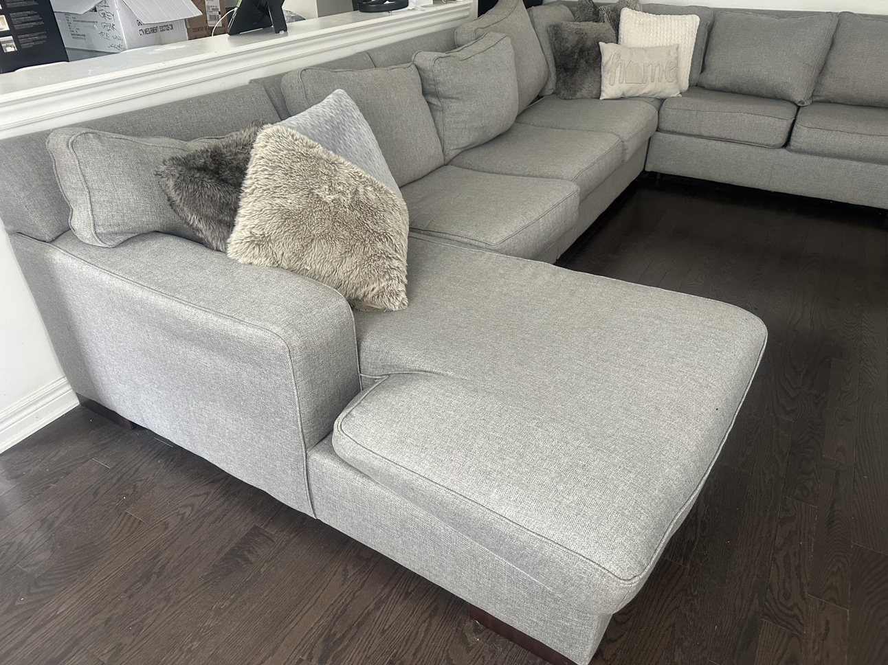 Ashely furniture Large size sectional couch 10+ seater - photo 2