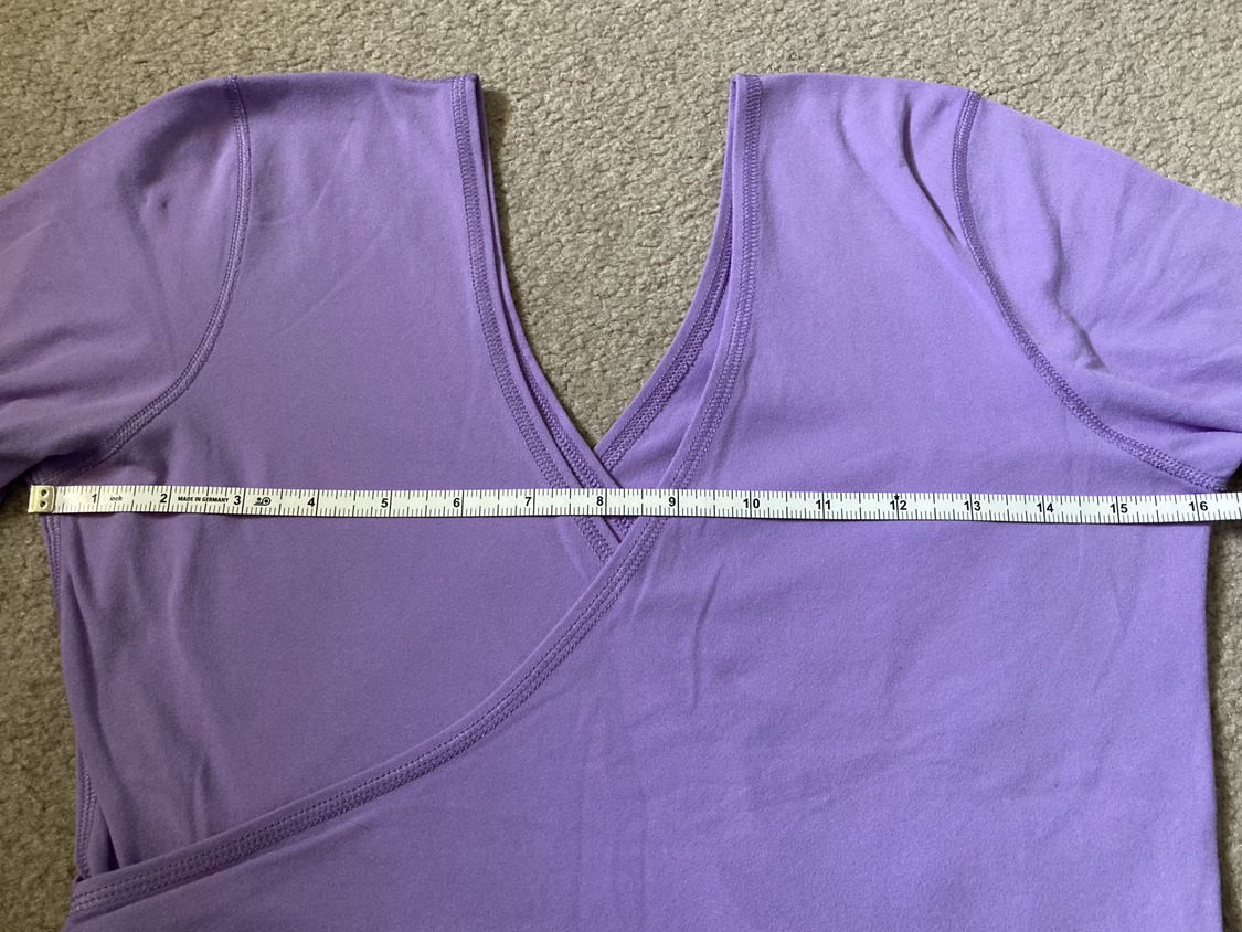 Lululemon Shortsleeve Size 6 image indicator(3)