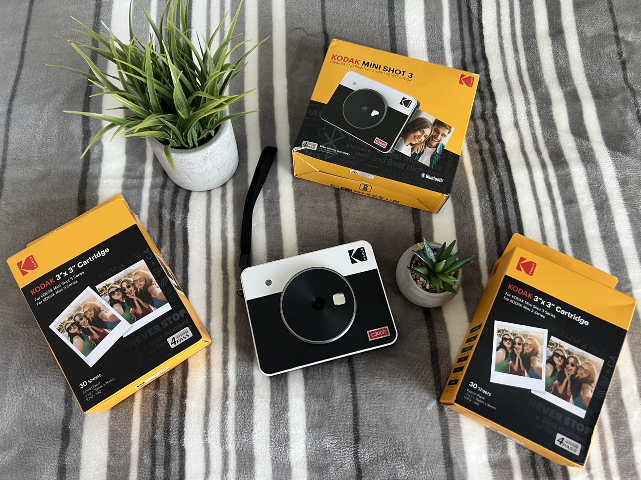 ✅ KODAK Mini Shot 3 Retro  Instant Digital Camera 3 X 30