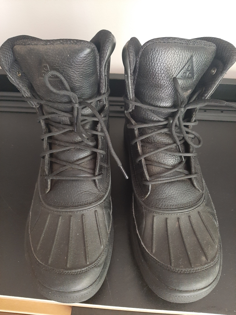 Nike Woodside Boots- Size 12 - photo 2