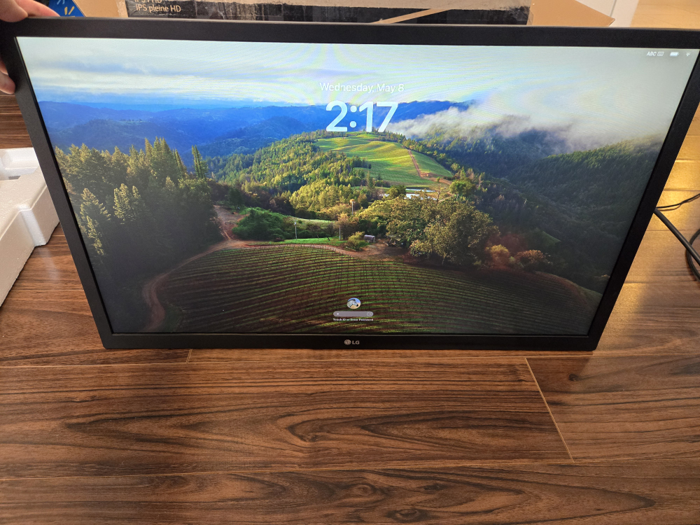 LG Monitor 24 - photo 2