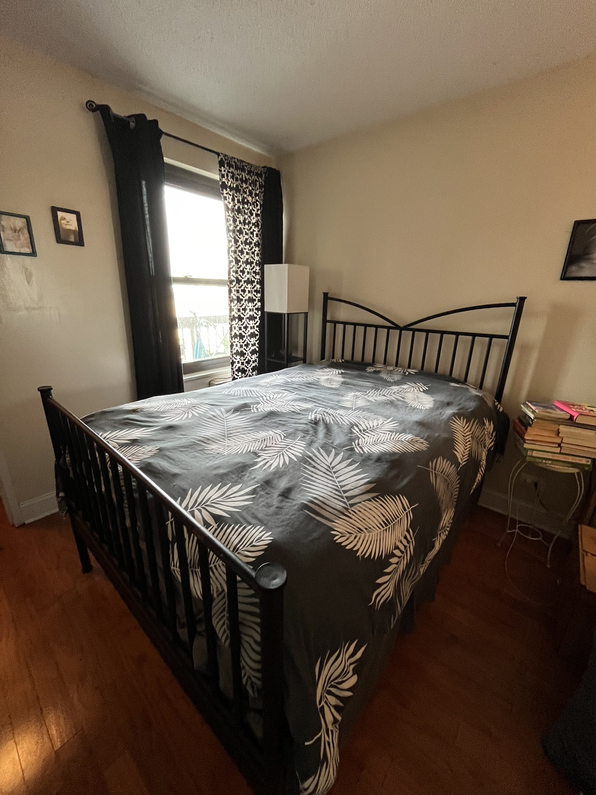 Full size bed - photo 2