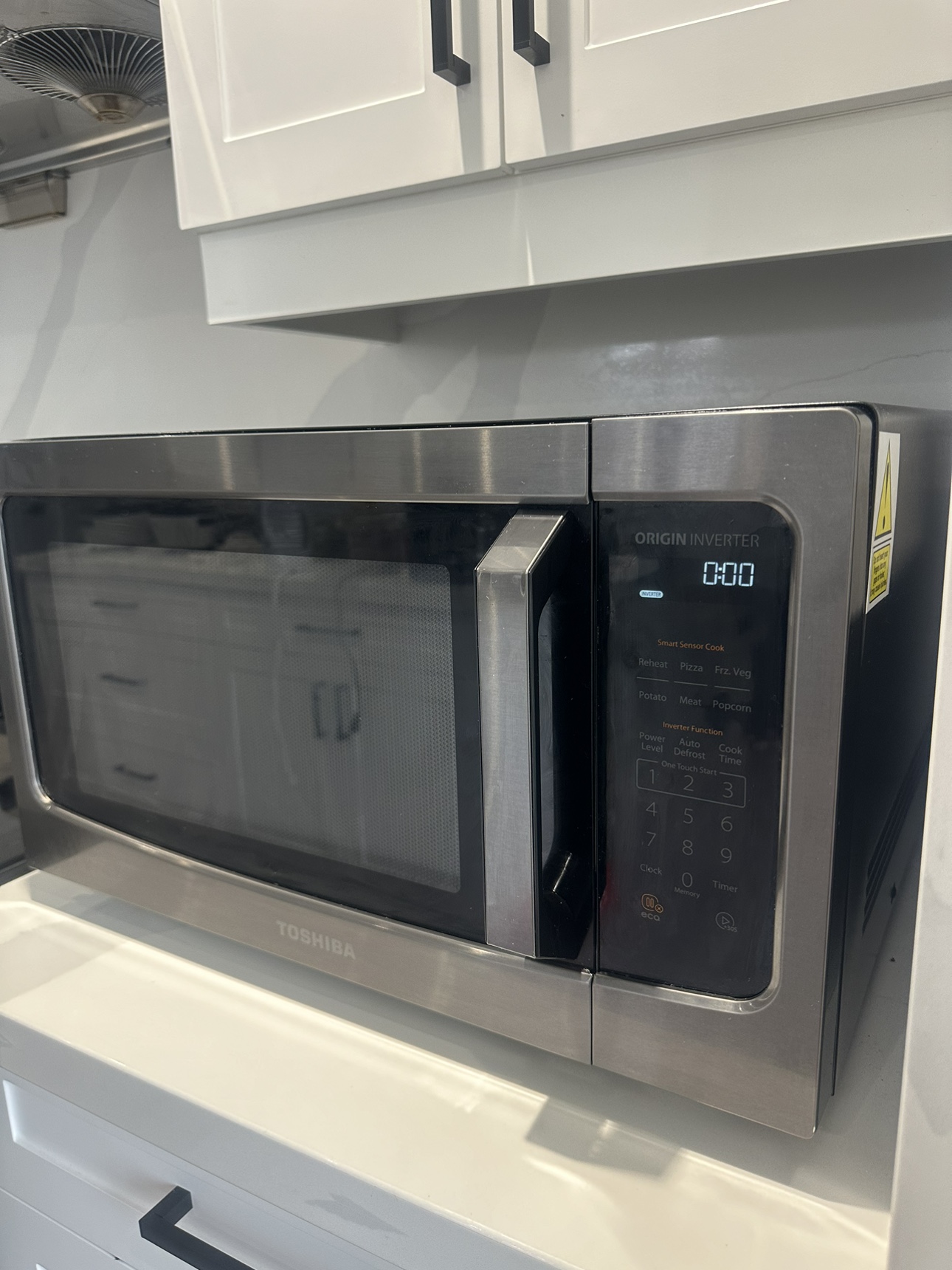 BIG Toshiba Microwave with Inverter Technology - photo 3