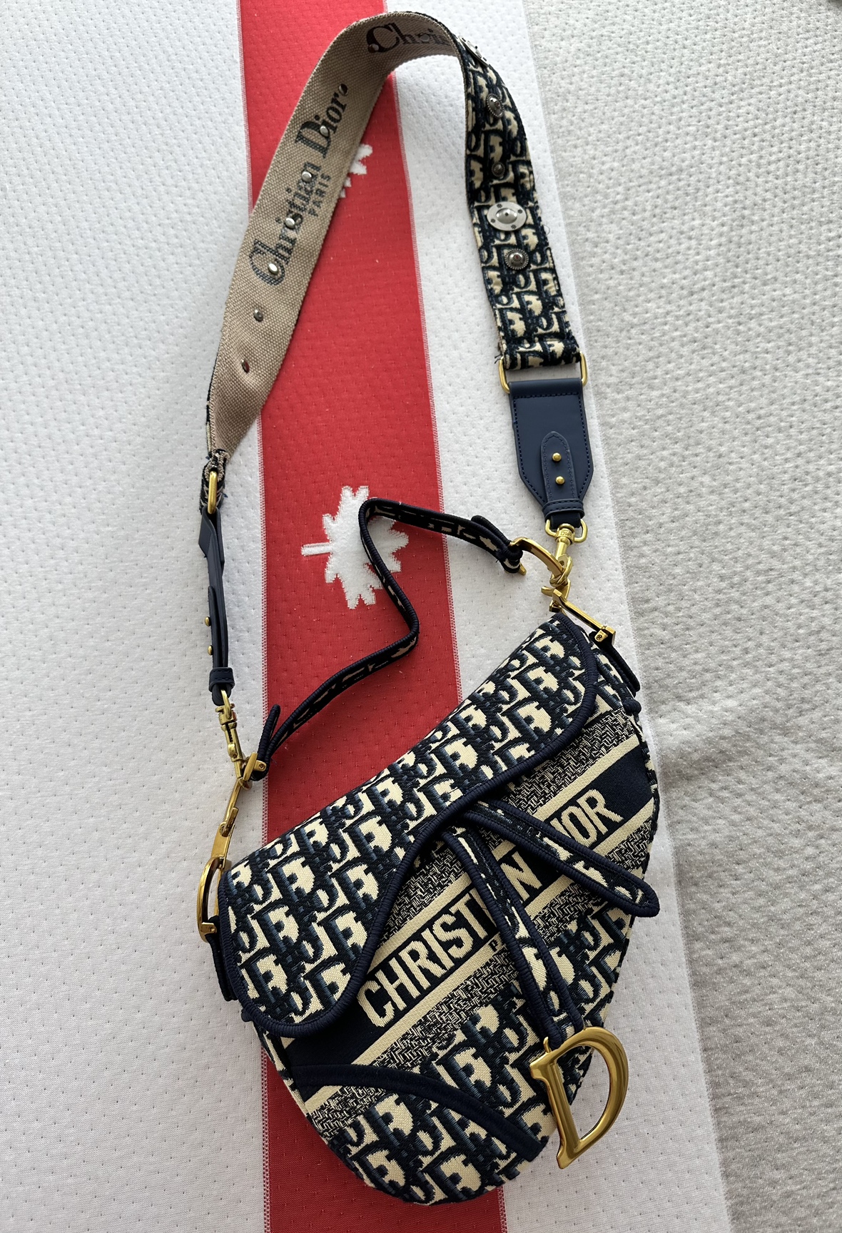 Stylish bag thumbnail