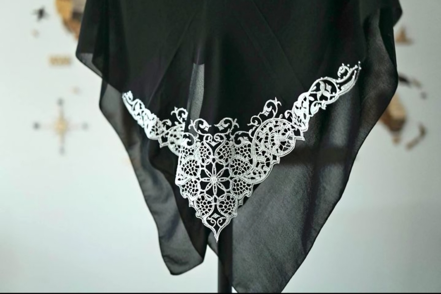 Beautiful Abaya - like new thumbnail