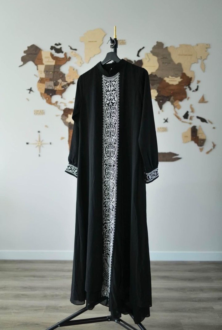 Beautiful Abaya - like new - photo 2