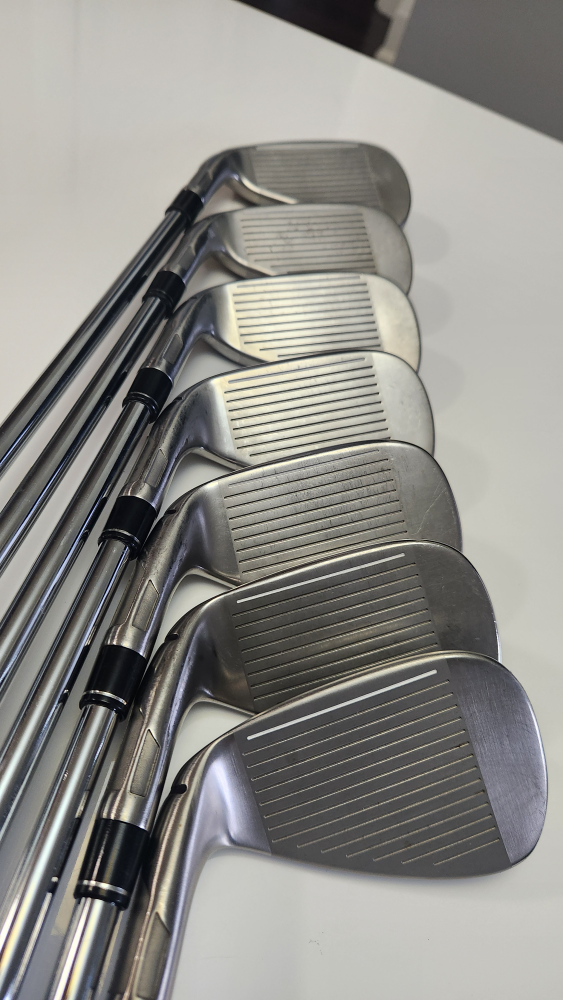 Taylormade Stealth Irons + TM bag + 60 degree Cleveland Wedge image indicator(4)