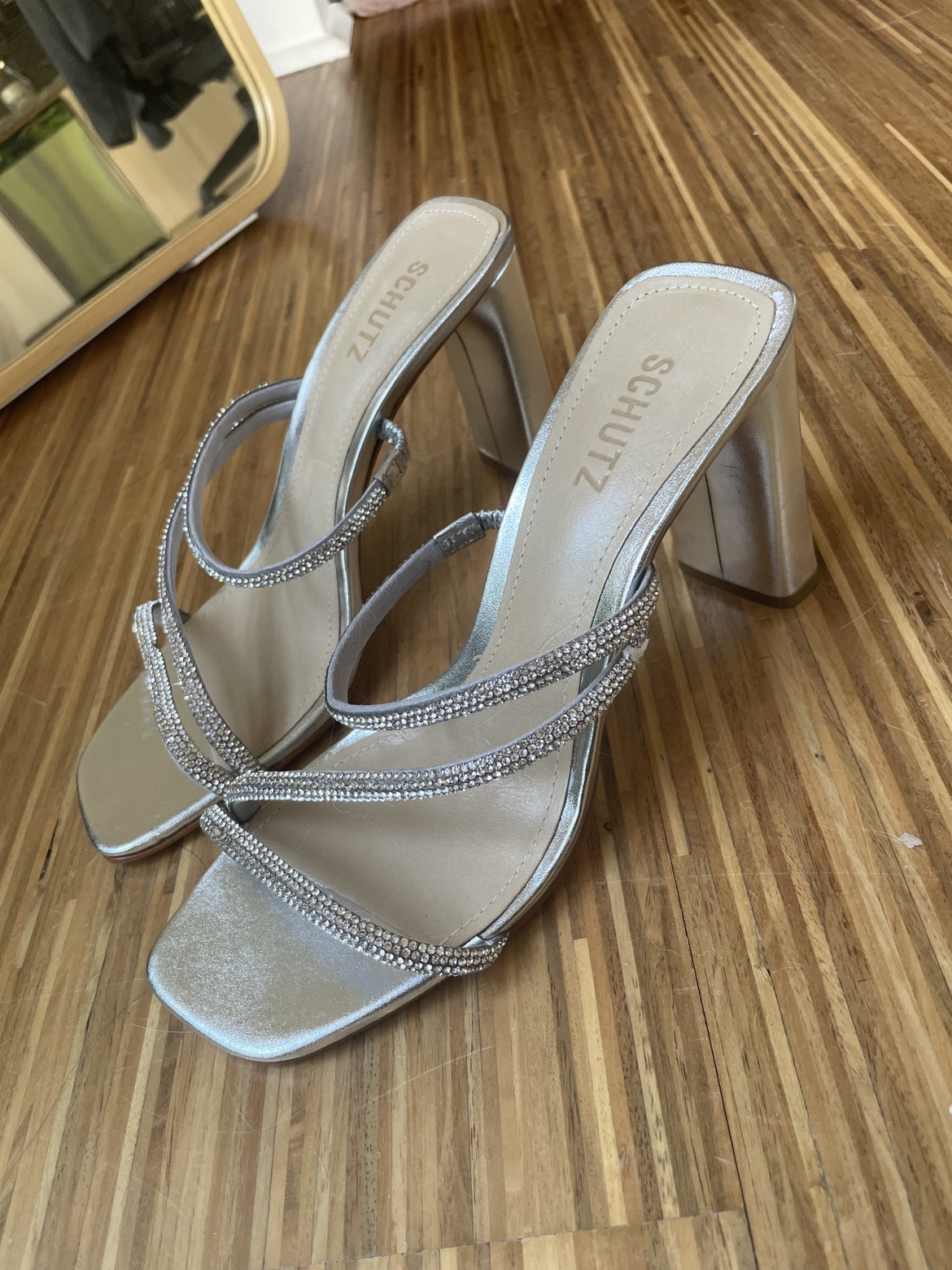 Brand New Schutz crystal sandal - photo 3