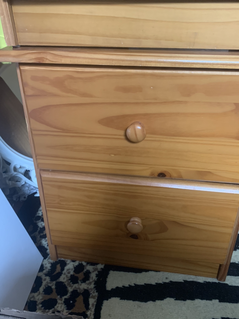 2 side tables 20$ for both