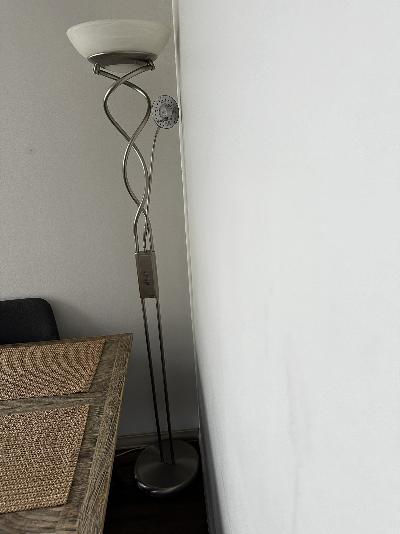 Floor lamp for salw