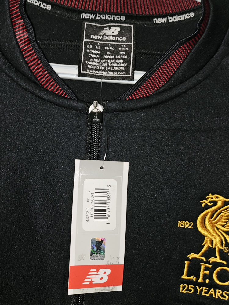BNWT Liverpool England Soccer jersey 125 anniversary image indicator(2)
