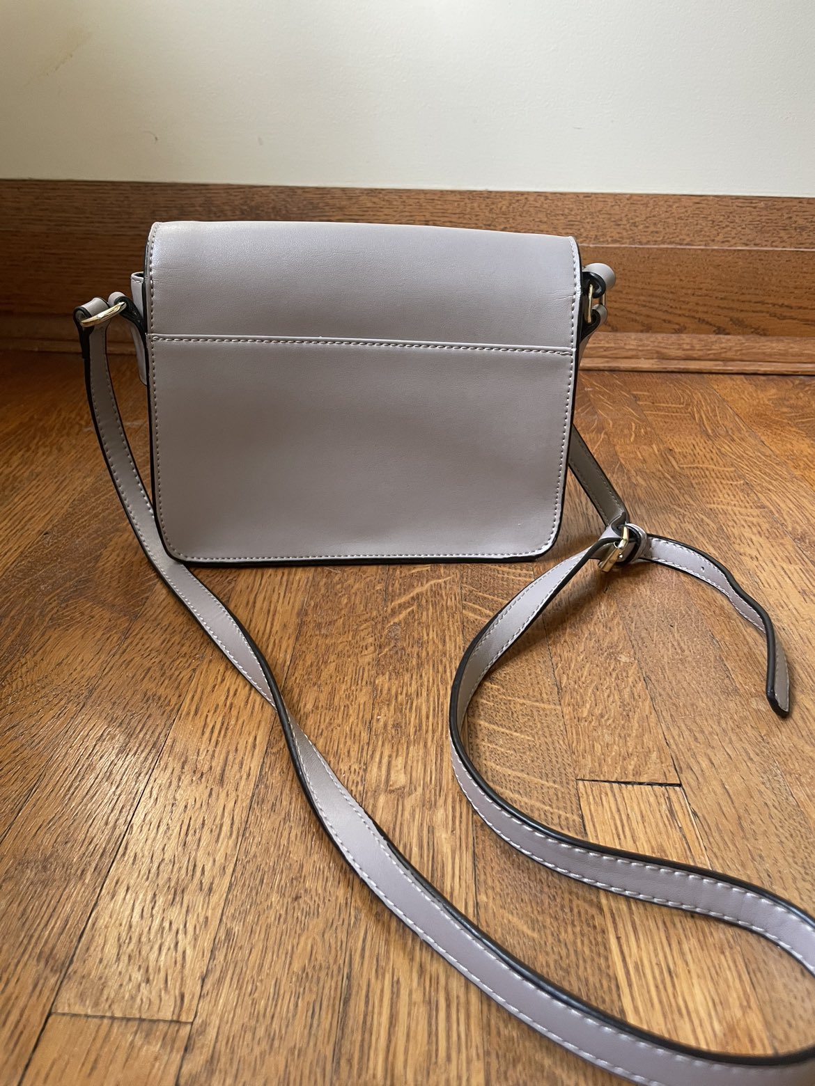 KC Jagger Leather purse image indicator(2)