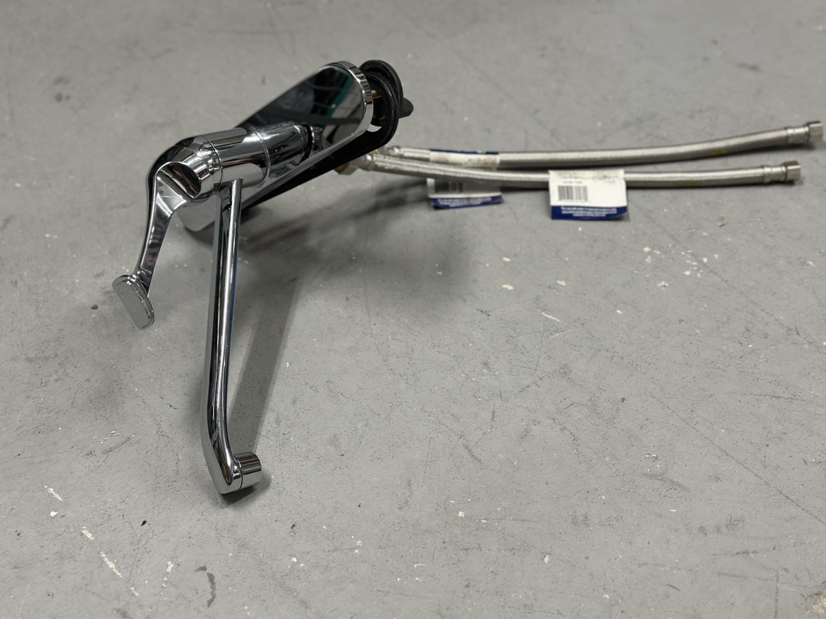 washroom faucet - photo 3