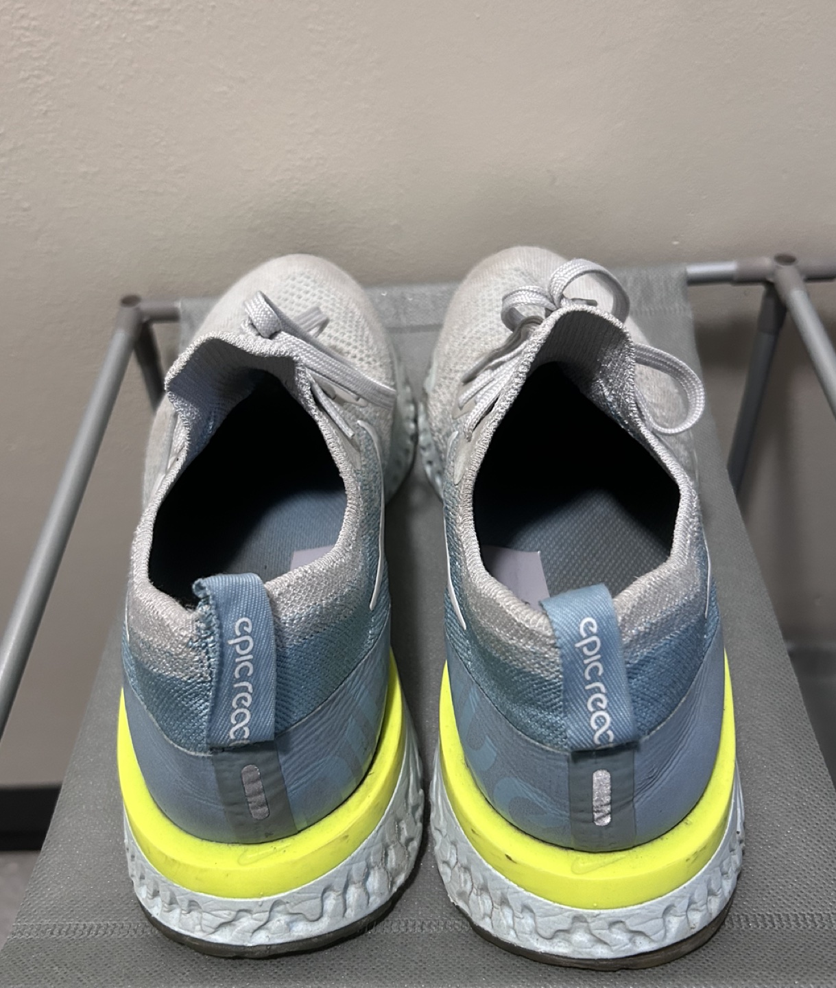 Nike Epic React Flyknit women’s running shoes image indicator(2)