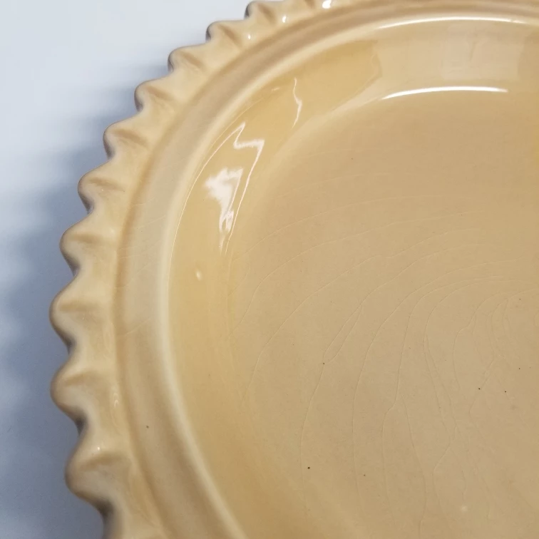 Ceramic Serving Pie Plate, Scalloped Home Decor image indicator(2)