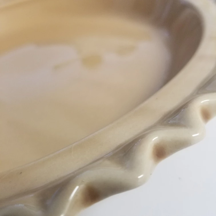 Ceramic Serving Pie Plate, Scalloped Home Decor image indicator(4)