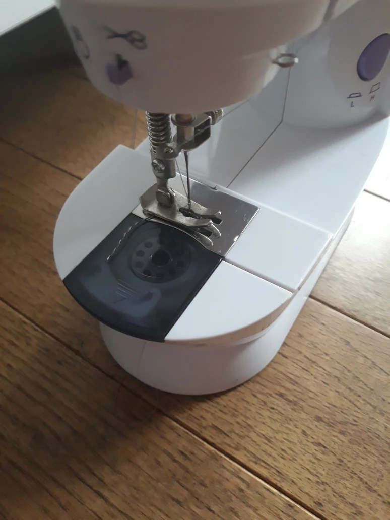 Sewing Machine - photo 2