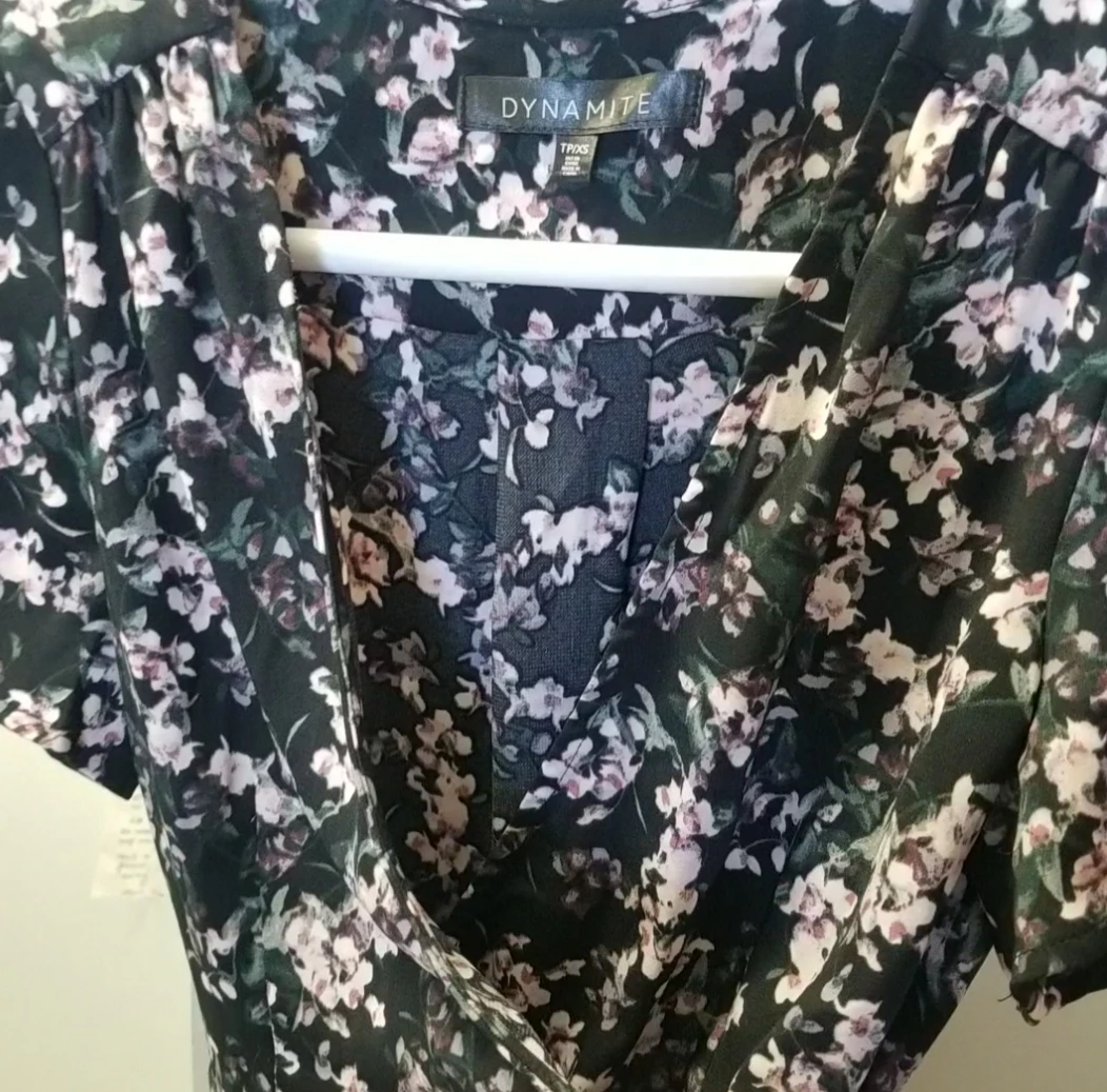 Floral Wrap Mini Spring Dress XS BRAND NEW - retail $60+ image indicator(3)