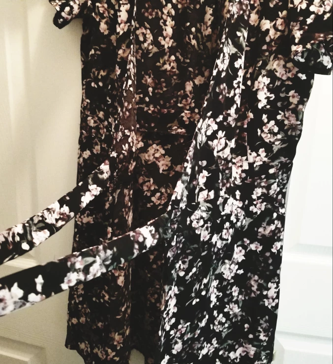 Floral Wrap Mini Spring Dress XS BRAND NEW - retail $60+ image indicator(5)