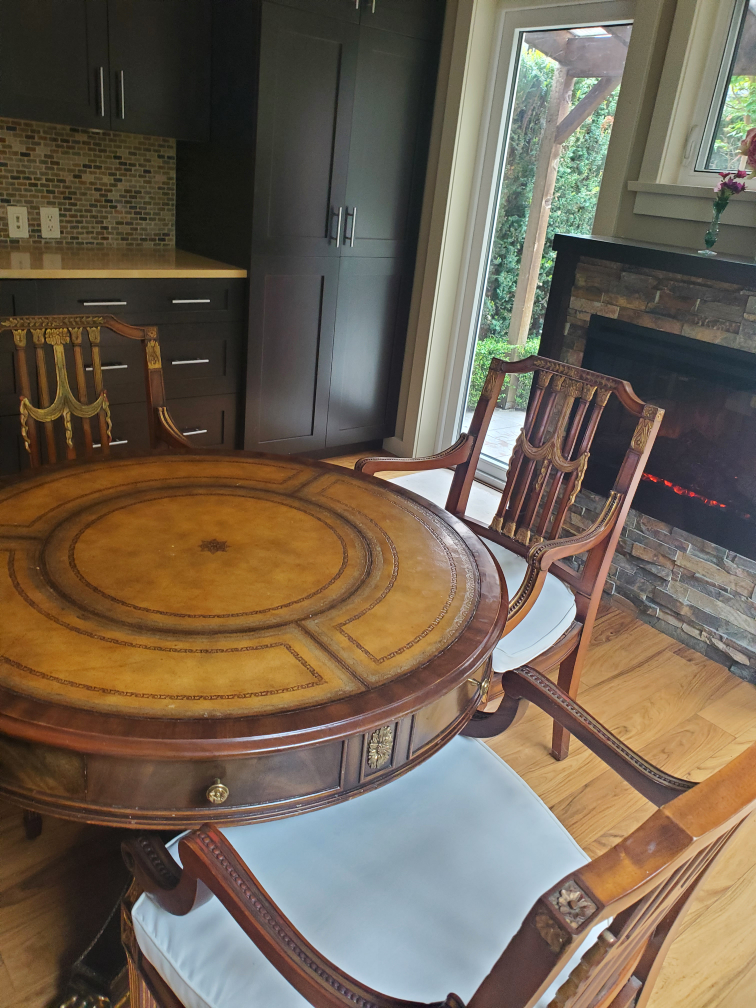 dining table - photo 3