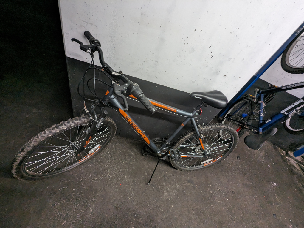 Mountain bike & air pump for sale - photo 2