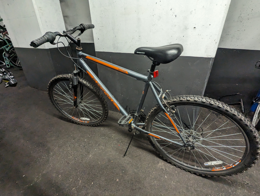 Mountain bike & air pump for sale - photo 4