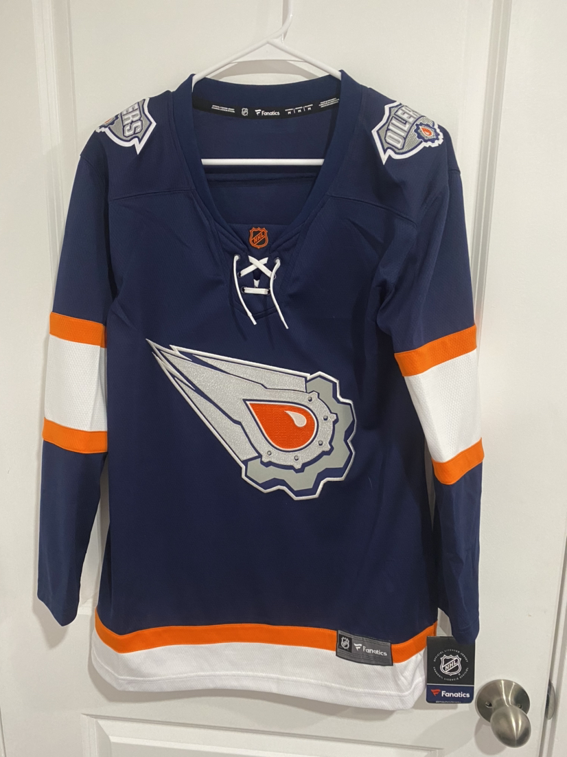 Women’s New Oilers Jersey Size Medium