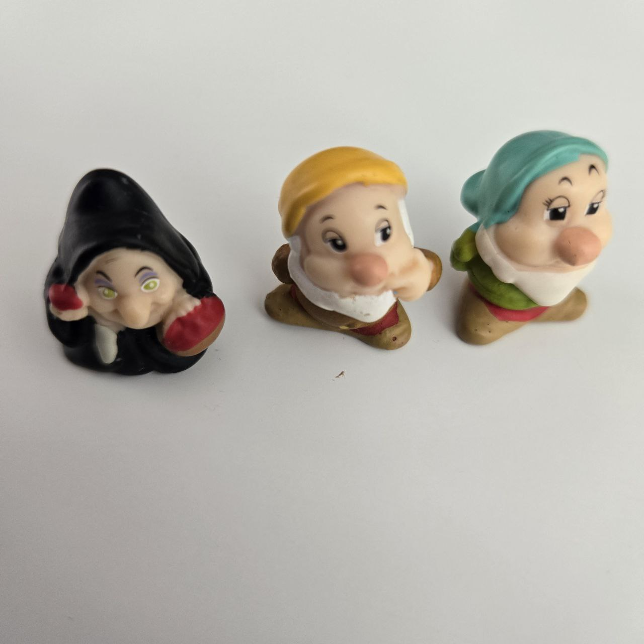 Collectors - 6 Snow White Squinkies - Like NEW image indicator(3)