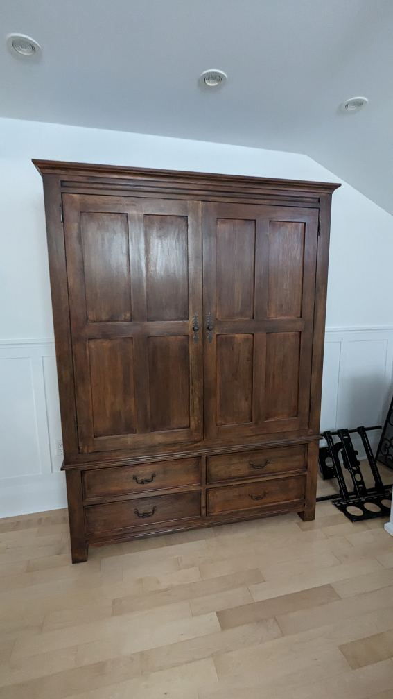 Large TV unit/armoire