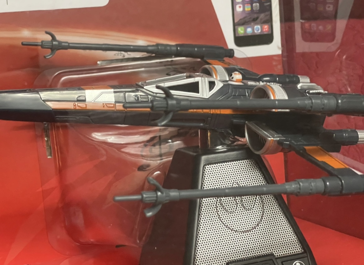 Star Wars Poe Dameron’s X-Wing Speaker image indicator(2)
