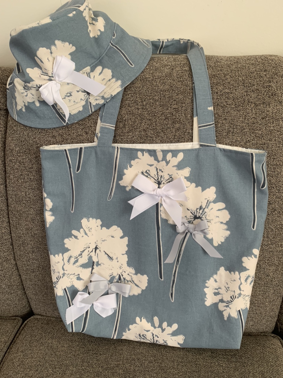 Hand sewn tote bag and hat - photo 2