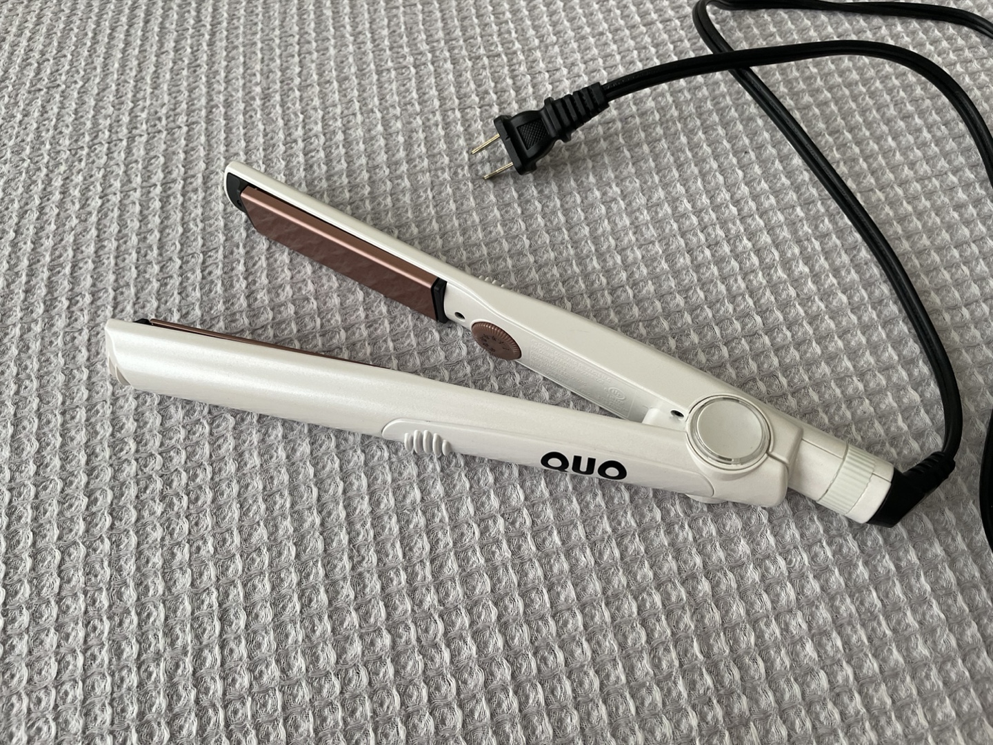 Quo 1" Ceramic Hair Straightner