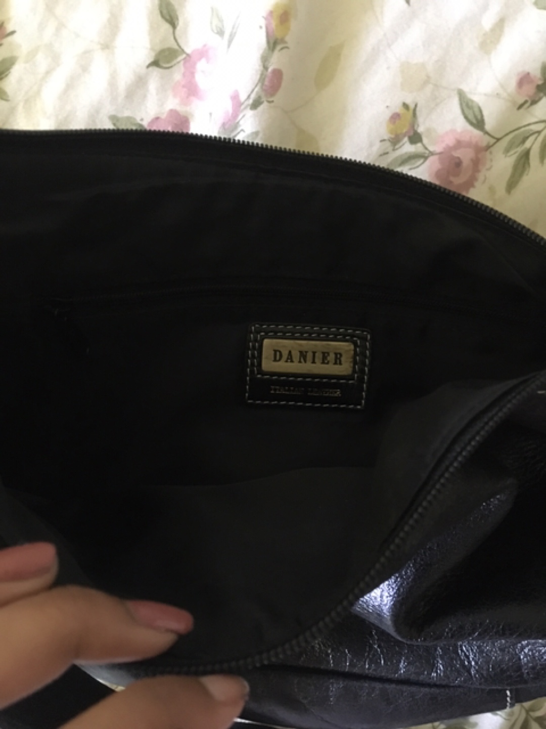 Vintage Danier shoulder purse image indicator(3)