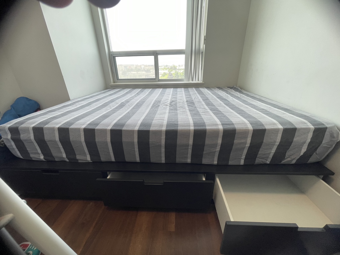 Queen bed frame and mattress - photo 3