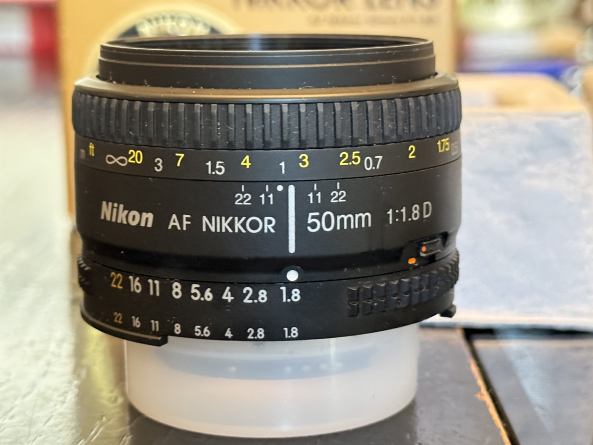 Nikon 50mm 1.8D lens in mint condition image indicator(2)