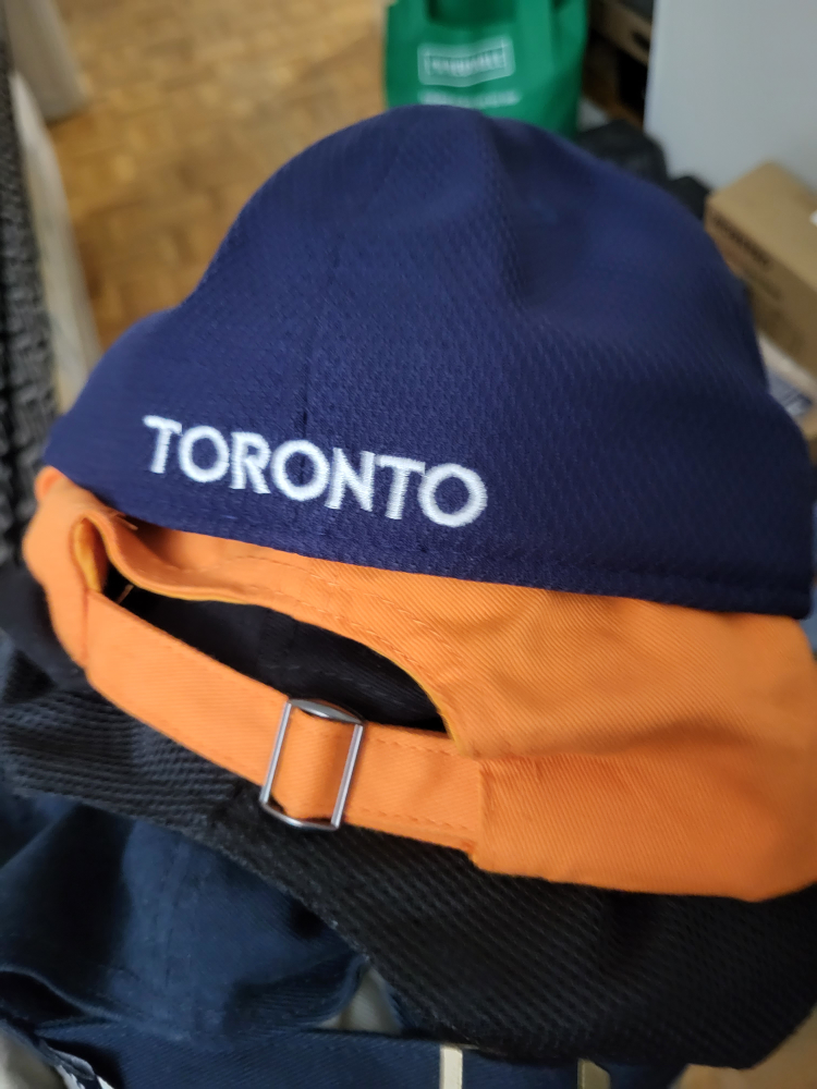 Canada blue leaf hat image indicator(2)