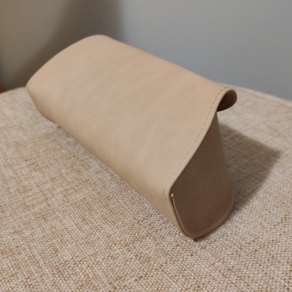 Large authentic sunglasses leather case cream colour image indicator(3)