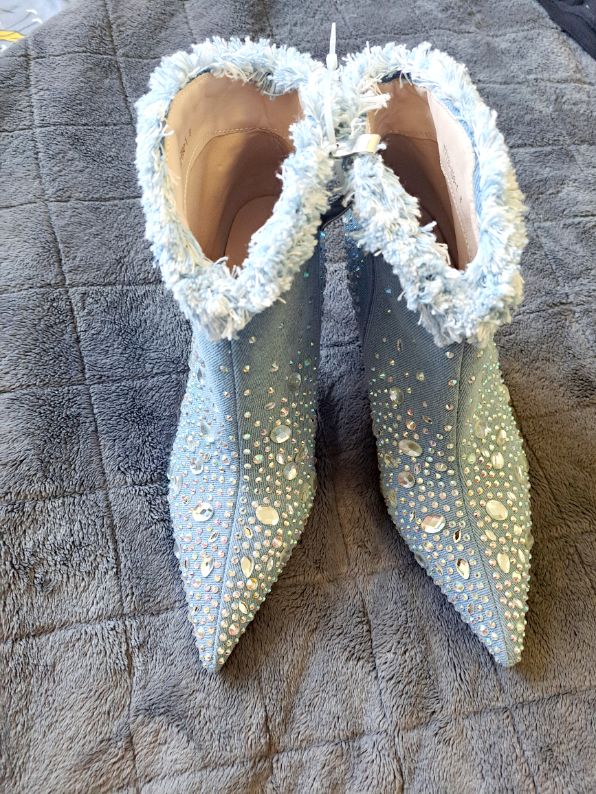 Ladies ankle booties Brand New Size 8 image indicator(4)