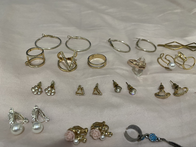 Gold Jewelry Bundle (Earrings, Rings, Hair Clip, Ear Cuff) thumbnail